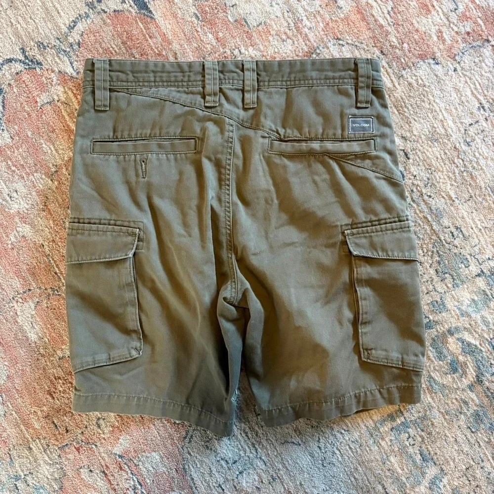 Volcom‎ cargo shorts Size 29 green cargo baggy skater summer